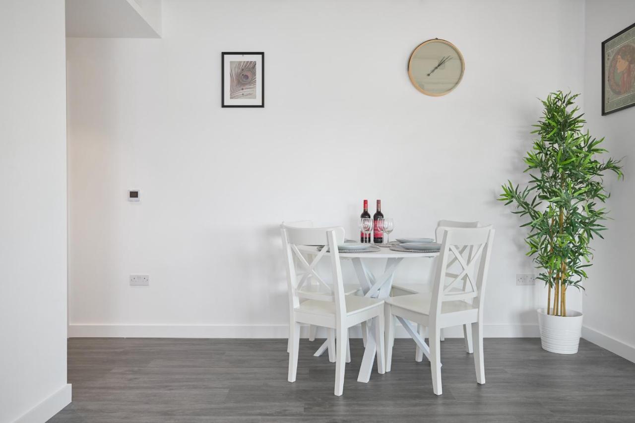 Morden Lovely 3Bedroom Apartment London Abbey Wood Exterior photo